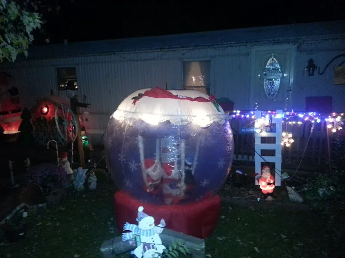 Ryan Manor Picture 7