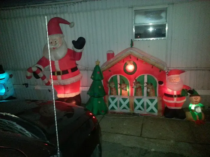 Ryan Manor Picture 9