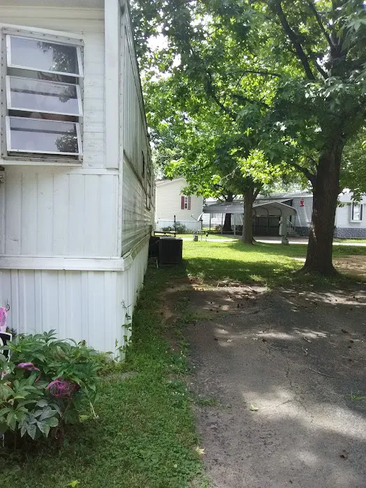 East Gate Trailer Court Inc Picture 3