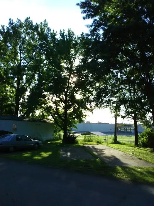 East Gate Trailer Court Inc Picture 4