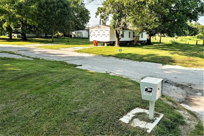 Oakdale Place Mobile Home Park Picture 3