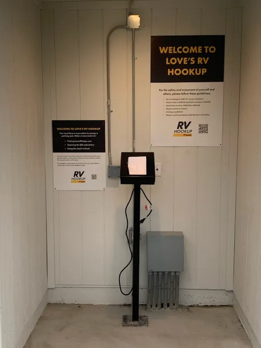 Love's RV Hookup Picture 2