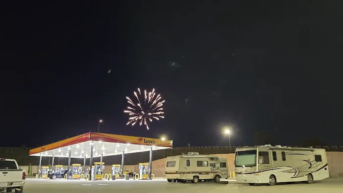 Love's RV Hookup Picture 7