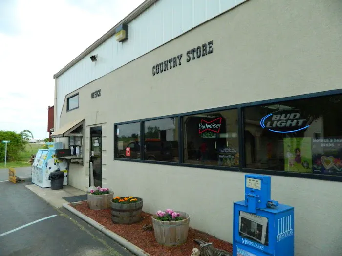 Cottonwoods RV Park Picture 8