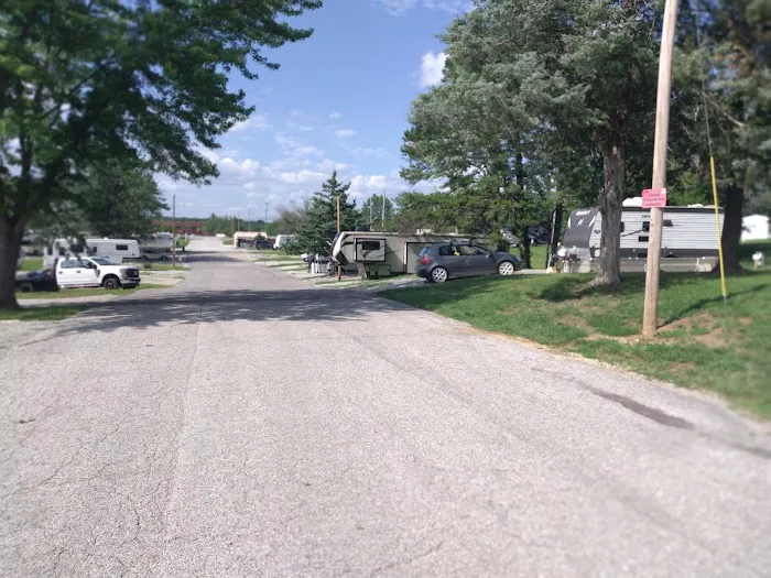 Pine Grove Homes & RV Community Picture 8