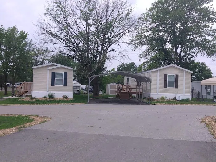 Pine Grove Homes & RV Community Picture 7