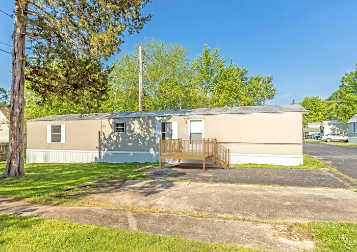 Cedar Drive Court Mobile Home Park Picture 2