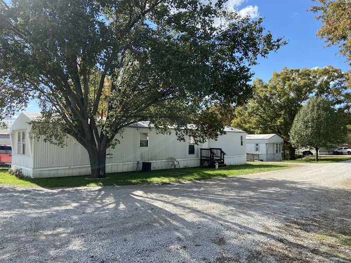 Oakridge Mobile Home Park Picture 2