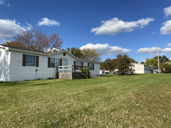 Oakridge Mobile Home Park Picture 3