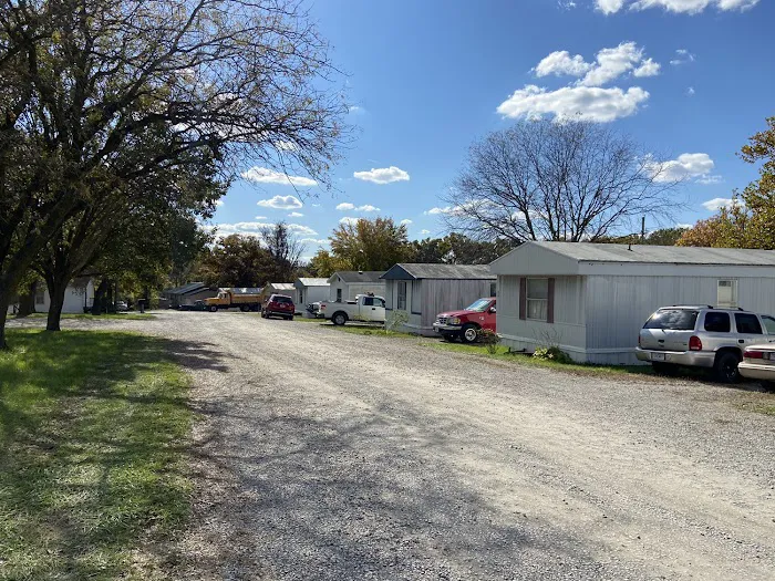 Oakridge Mobile Home Park Picture 6