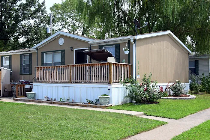 River Oaks Manufactured Home Community Picture 4