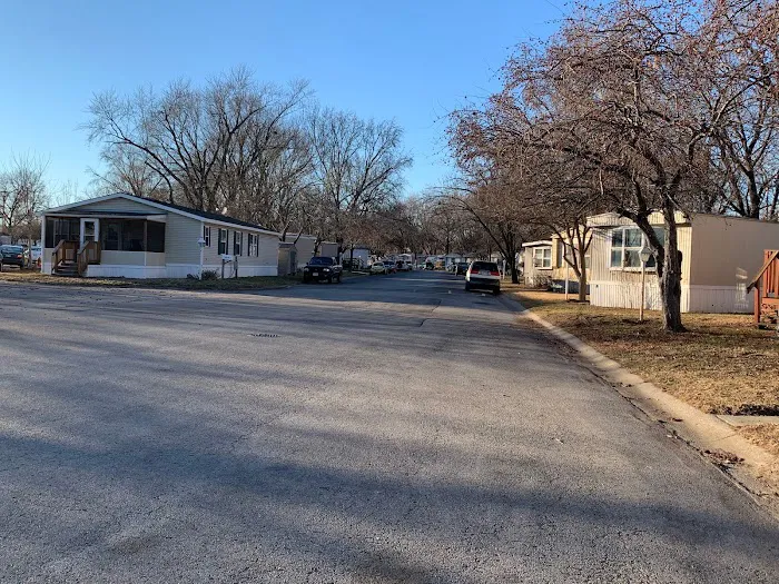 Royal Estates Mobile Home Park Picture 2