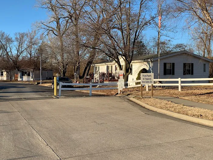 Royal Estates Mobile Home Park Picture 3