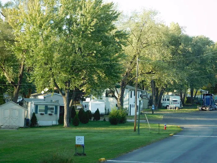 Carroll Creek Mobile Home Park Picture 10