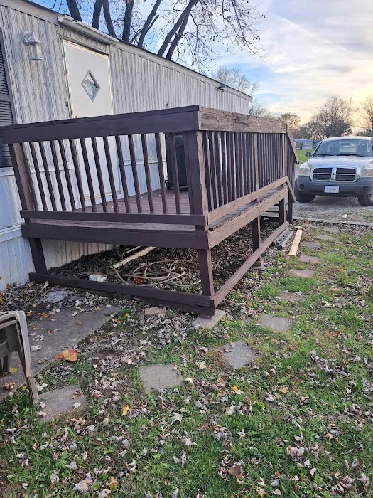 University Flats Mobile Home Park Picture 4