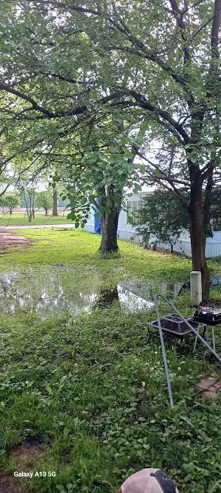 University Flats Mobile Home Park Picture 6