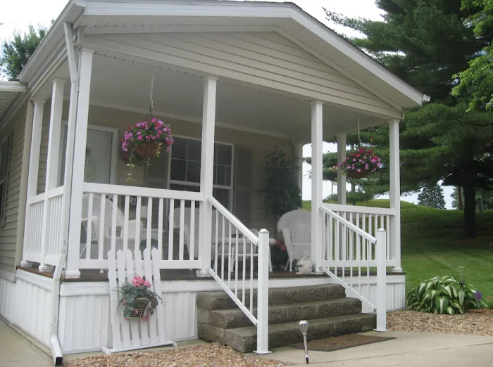 McDonald Mobile Homes & Country Meadows Communities Picture 7