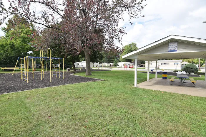 Castle Acres Manufactured Home Community Picture 3