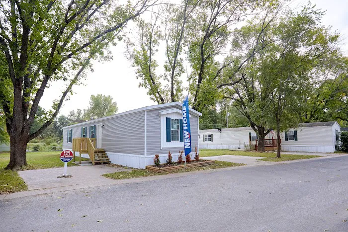 Riverside Manufactured Home Community Picture 4