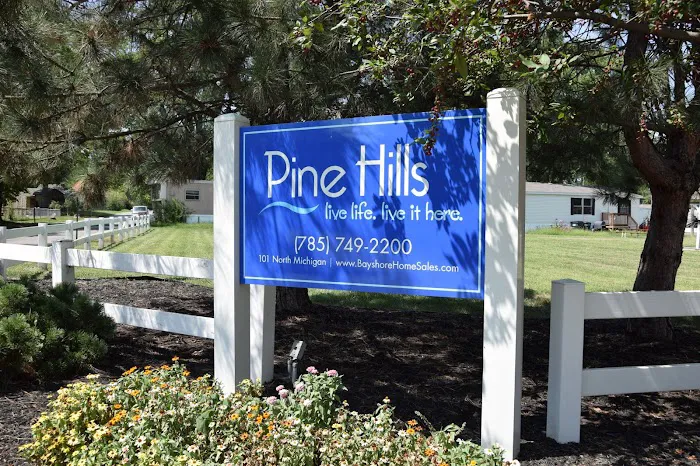 Pine Hills Manufactured Home Community Picture 1