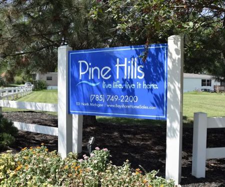 Pine Hills Manufactured Home Community