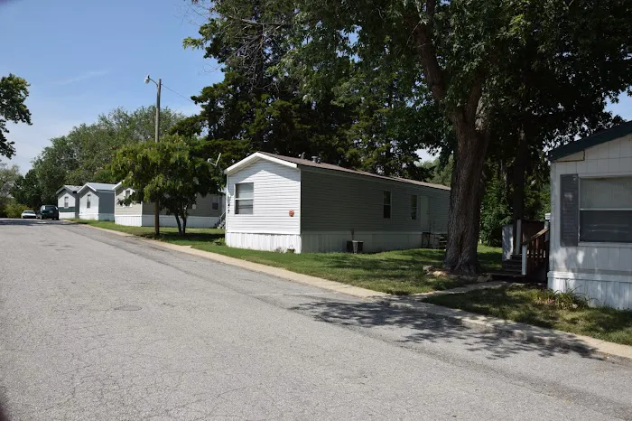 Pine Hills Manufactured Home Community Picture 6