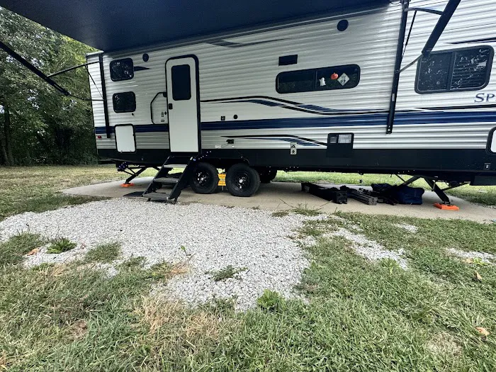 Suncatcher Lake RV Park Picture 1