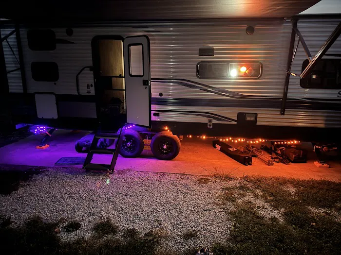 Suncatcher Lake RV Park Picture 3
