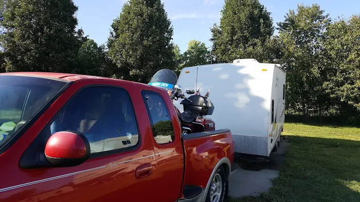 Suncatcher Lake RV Park Picture 8