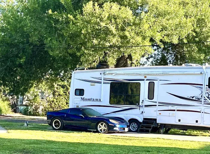 Holts Summit RV Park Picture 2