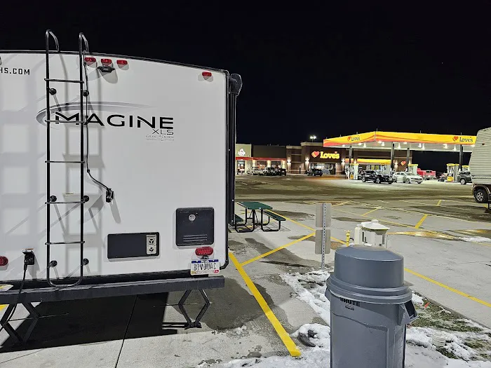 Love's RV Hookup Picture 7