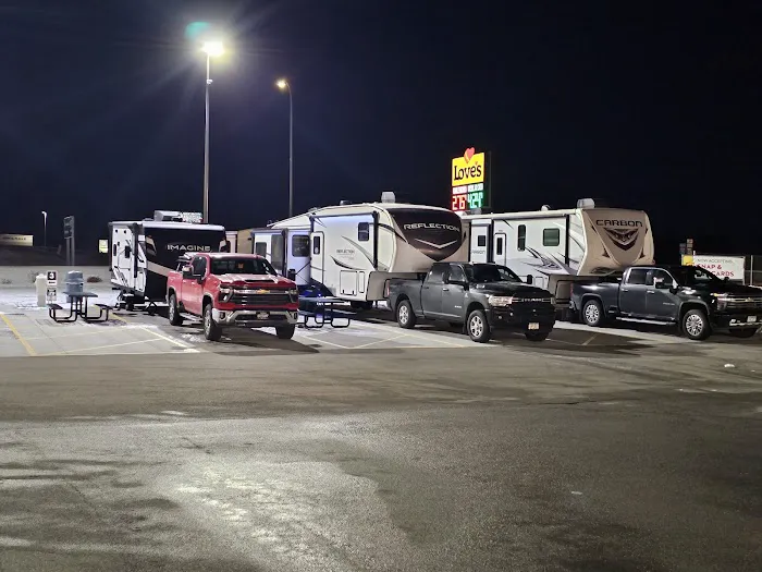 Love's RV Hookup Picture 5