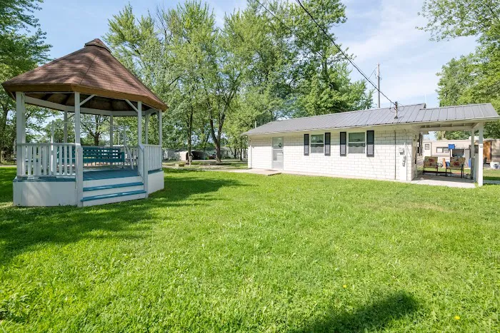 Red Maples Homes & RV Community Picture 2