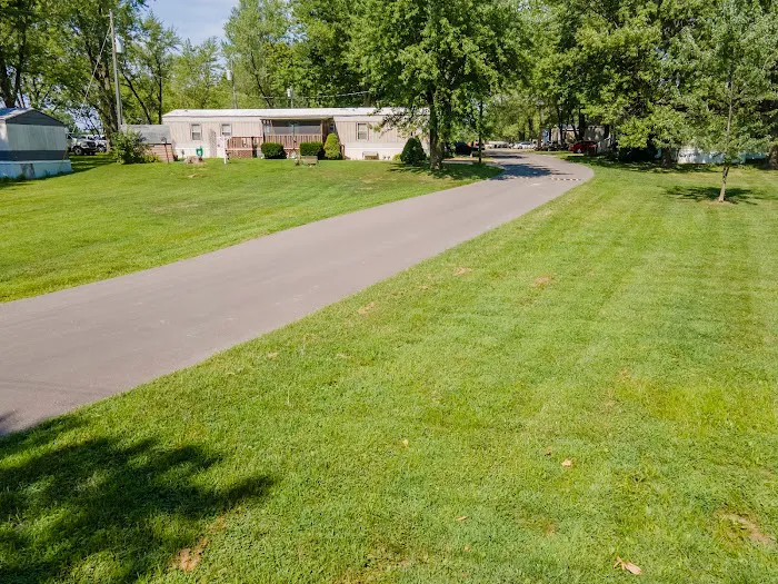 Red Maples Homes & RV Community Picture 4