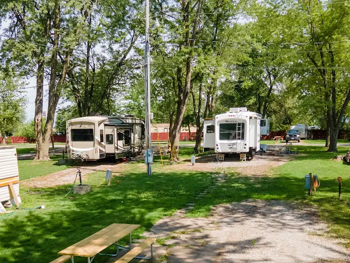 Red Maples Homes & RV Community Picture 9