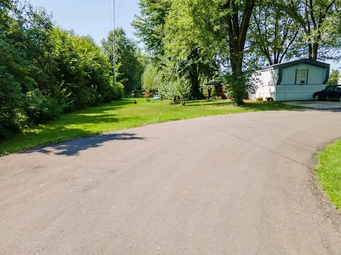 Red Maples Homes & RV Community Picture 8