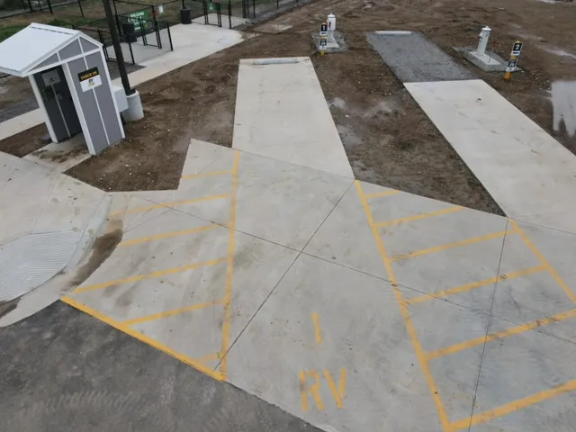 Love's RV Hookup Picture 1