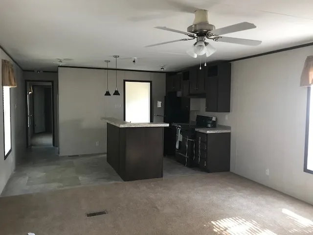 Hillview Mobile Home Park Picture 8