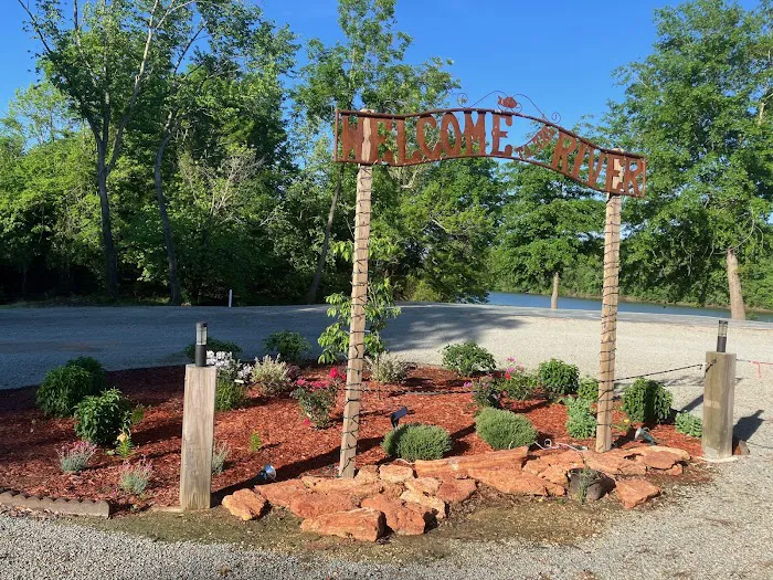 Rey's RV Lots Picture 3