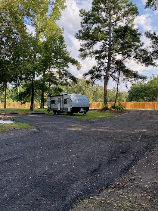 Oasis 82 RV Park Picture 7