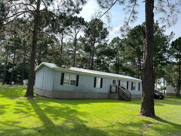 Oakridge Mobile Home Park Picture 2