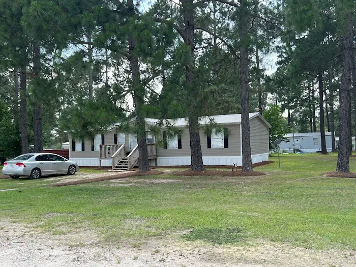 Oakridge Mobile Home Park Picture 7