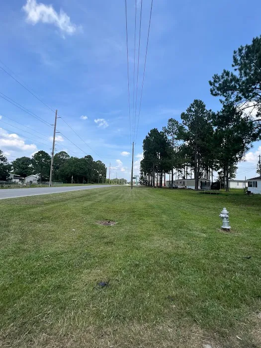 Oakridge Mobile Home Park Picture 9