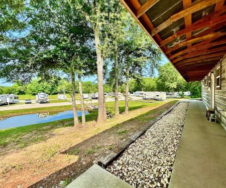 The Shoals Cottages & RV Park