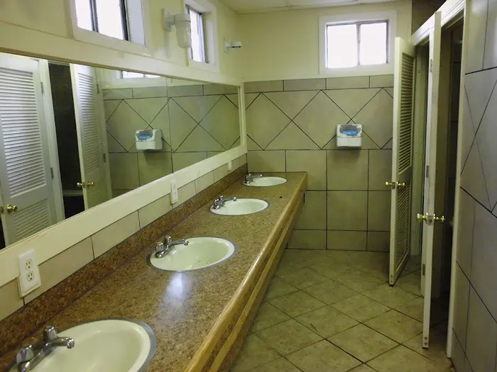 Southern Retreat RV Park Picture 3