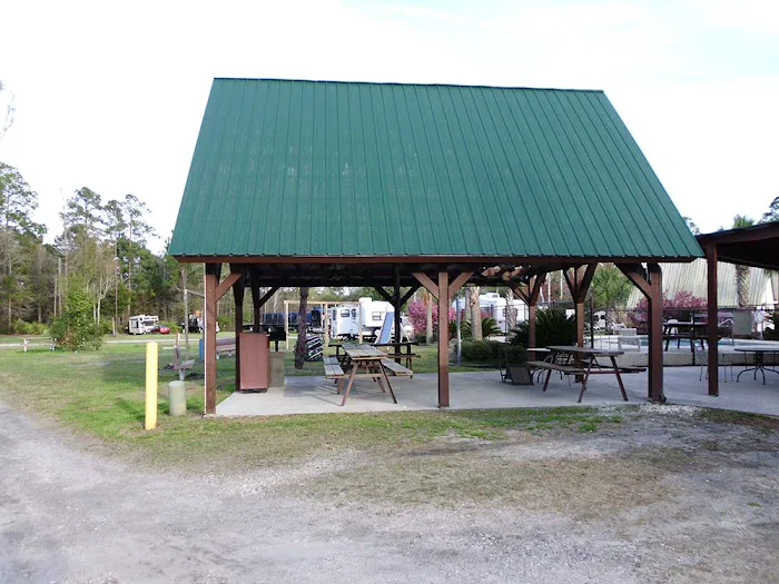 Southern Retreat RV Park Picture 9