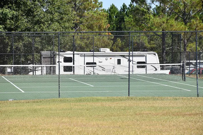 Outdoor Adventure Retreats - Wanee Lake Golf & RV Park Picture 4