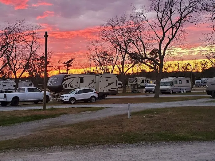 Cecil Bay RV Park Picture 1