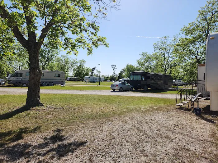 Cecil Bay RV Park Picture 3