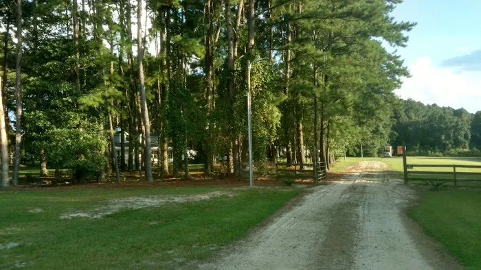 Pondside RV Park Picture 5